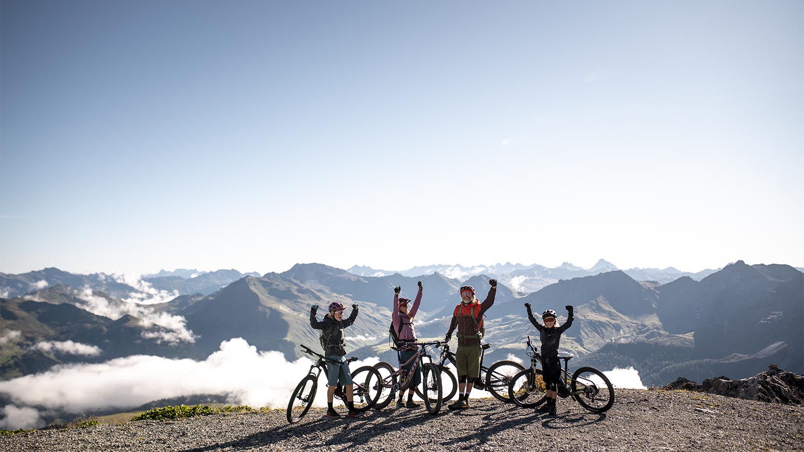 Ruta en ebike por caminos de montana en el Pirineo