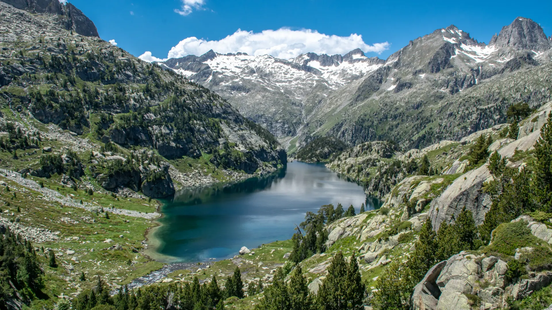 Estany de Sant Maurici en verano, Parque Nacional de Aigüestortes