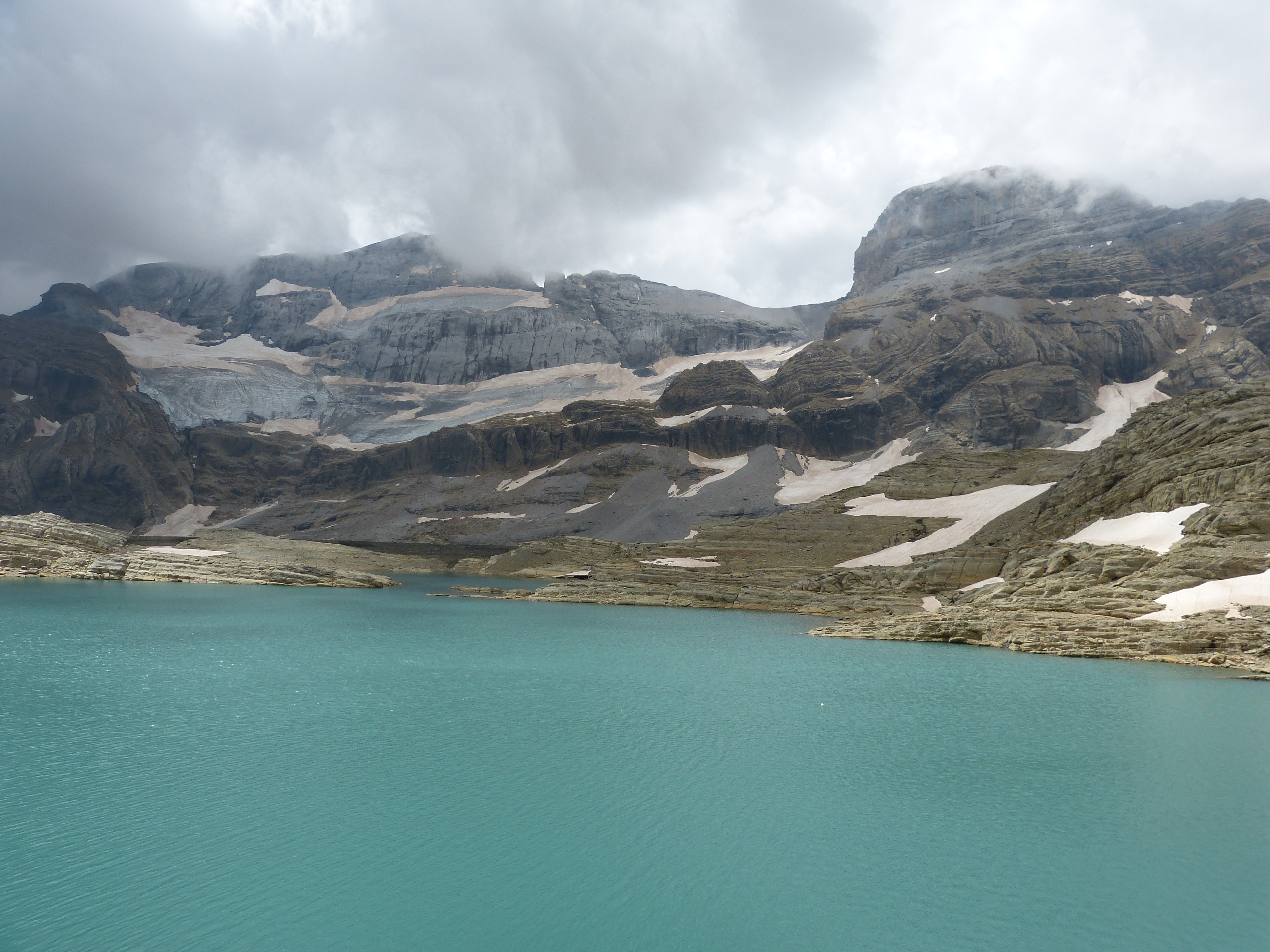 Glaciar de Monte Perdido y el Ibón de Marboré, en el Balcón de Pineta