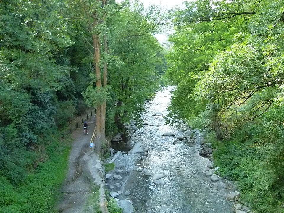 El Garona entre Betren y Vielha — referencia visual de geología
