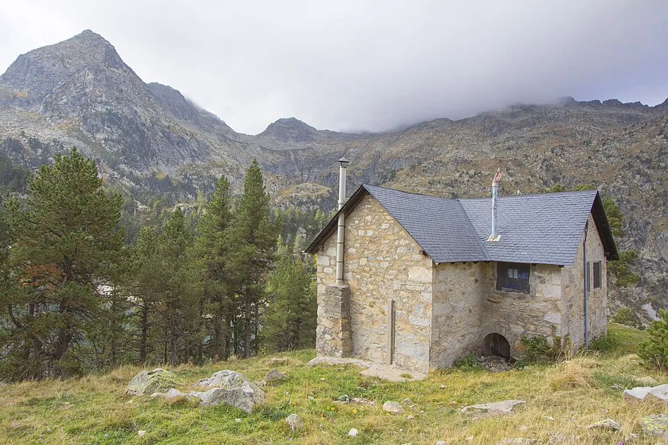Cabaña de Montcasau — referencia visual de patrimonio