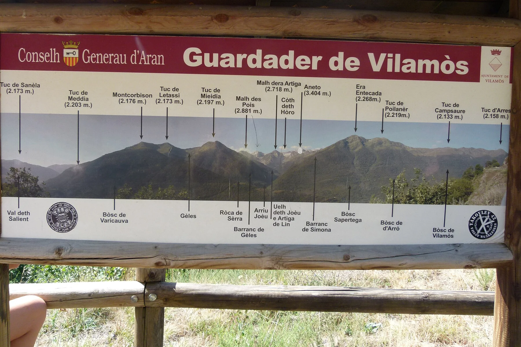 Pueblo tradicional de piedra en el Val d'Aran