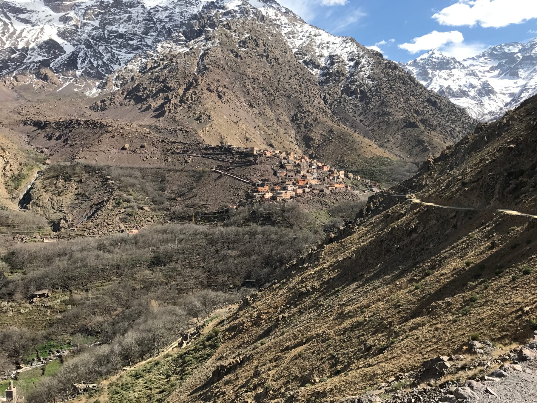 Camino de montaña en el Alto Atlas