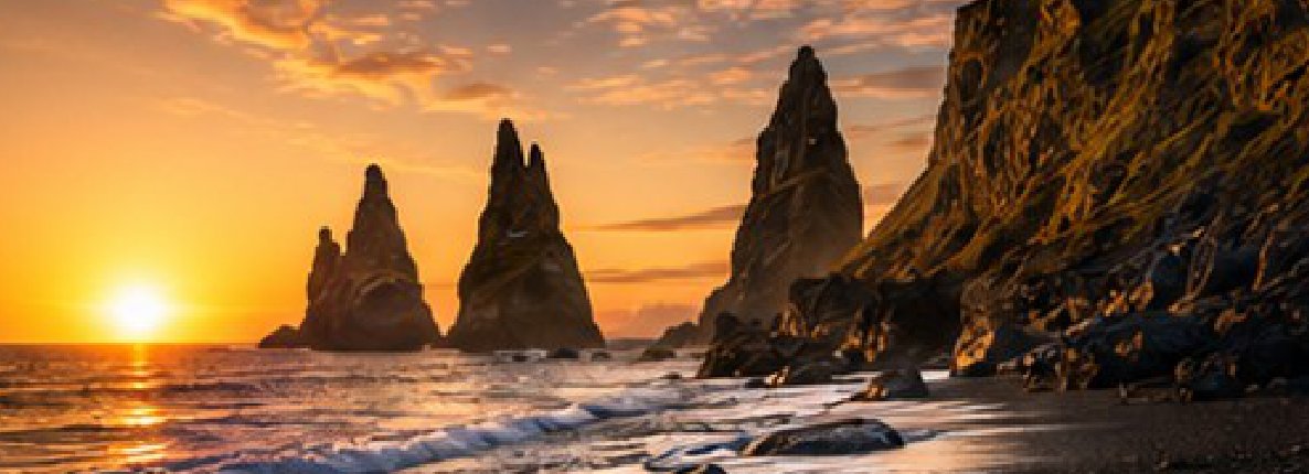Playa negra volcánica de Reynisfjara, en el sur de Islandia