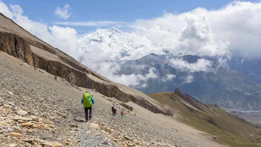 Kang La (más de 5.300 m) y Nawal (3.660 m)