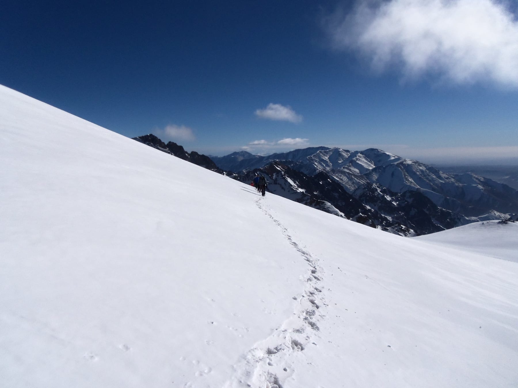 Crestas de alta montaña en el Alto Atlas